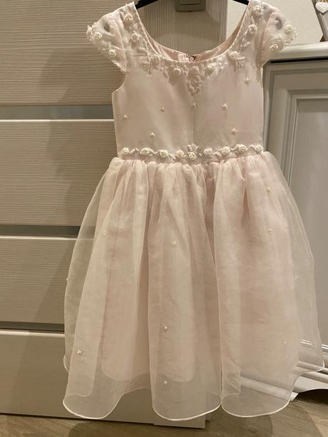 Sviatočné šaty, 110