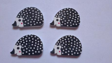 Drevený gombík ježko,