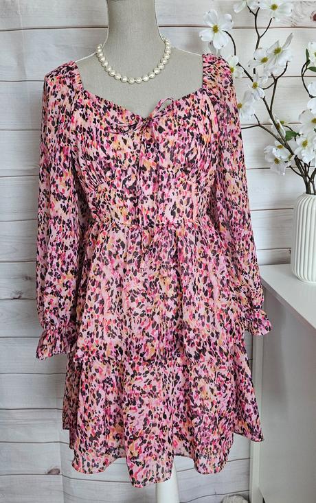 Krásne lahulinké šaty, 38