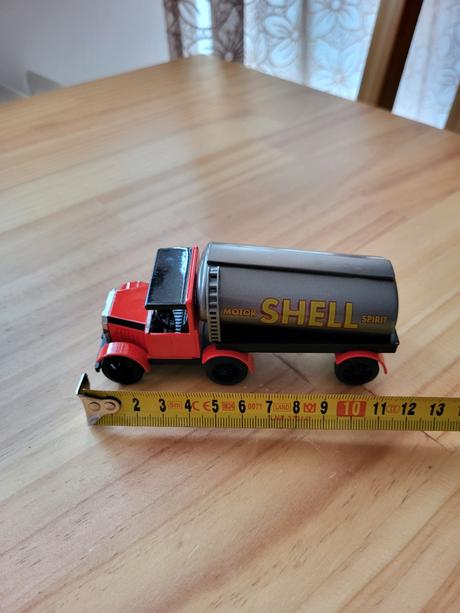 Zberateľská replika cisterny shell, 