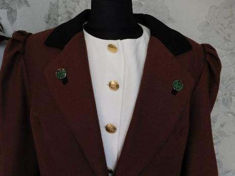 Luxusny vlneny kroj, 40