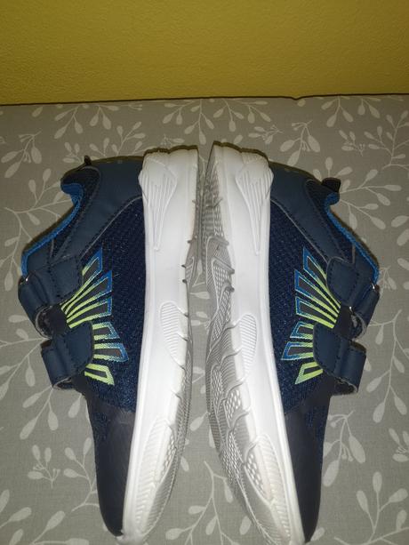 Lahke tenisky, lupilu,28