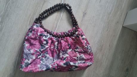 Kvetinková kabelka, 