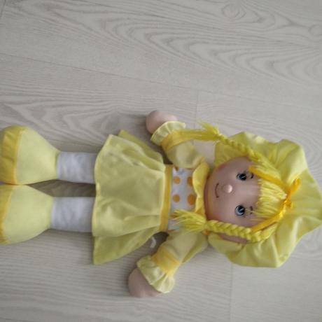 Veľká látková bábika,