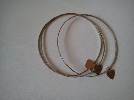 Náramky so srdiečkami, 