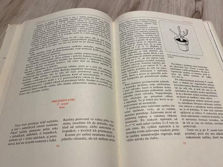 Retro super kniha muškáty,