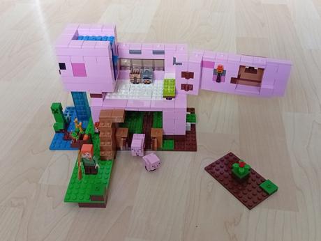 21170 lego minecraft prasací domček, 