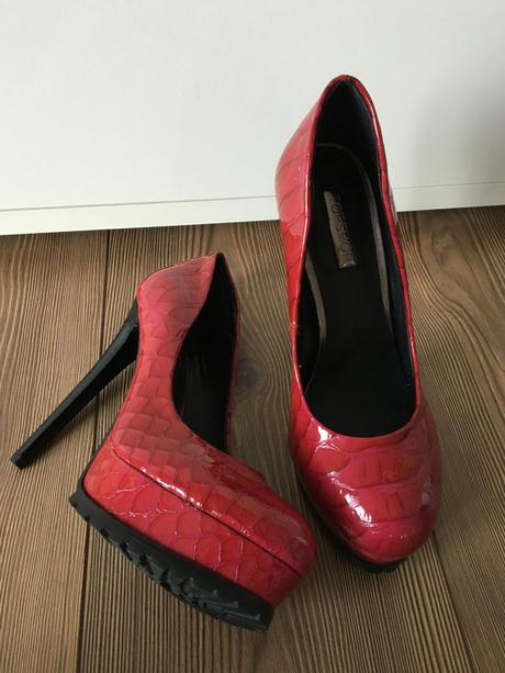 Krásne nové červené lodičky, 37