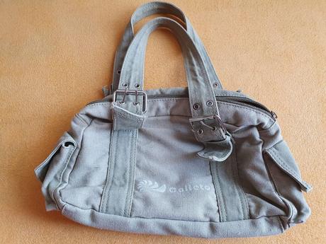 Bledozelená látková kabelka,