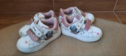 Dievcenske tenisky, 25