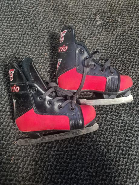 Hokejové korčule, botas,28