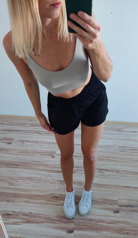 Čierne lahké šortky, sinsay,xs