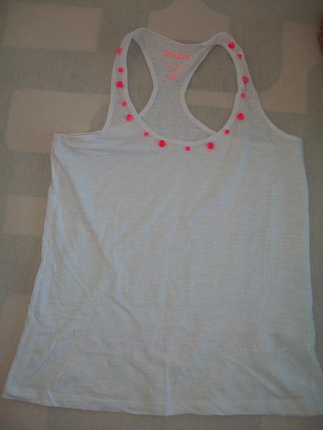 Krasne biele tielko, oblecene raz, velkost s, s