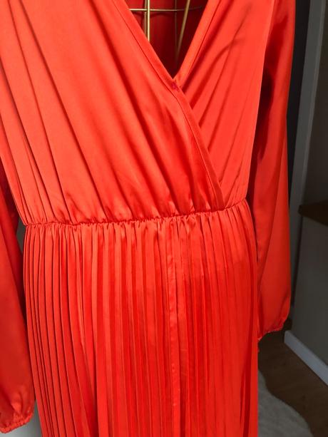 Spoločenské šaty, 46