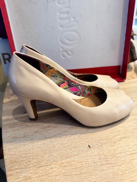 Kožené lodičky s ružovou špičkou, clarks,38