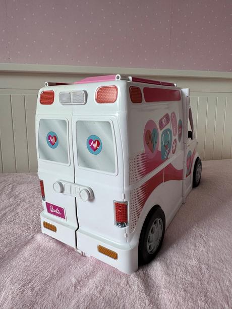Barbie sanitka a klinika 2v1, 