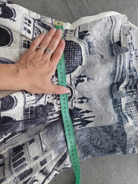 Spoločenské šaty, 34