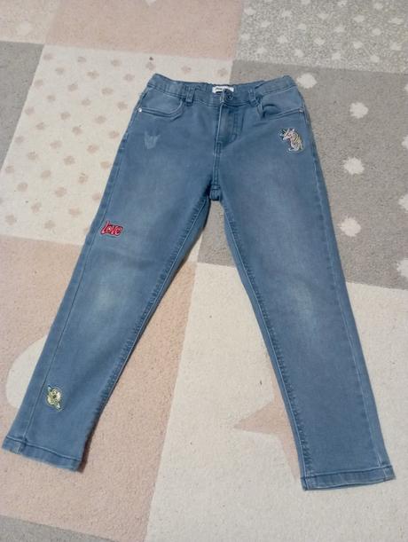 Rifle s nášivkami 122, sinsay,122