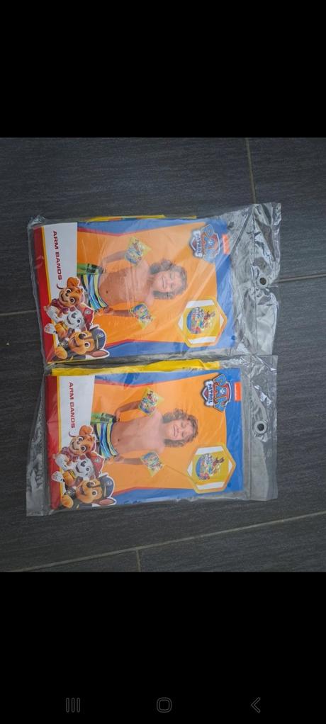 2x rukavniky na plávanie, 