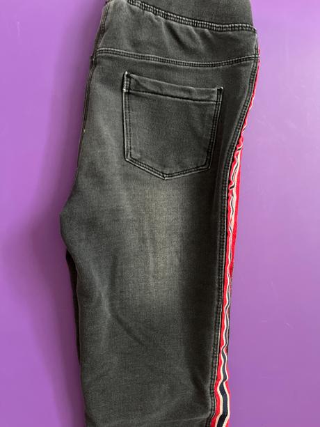 Džegíny s lampasmi, pepperts,128