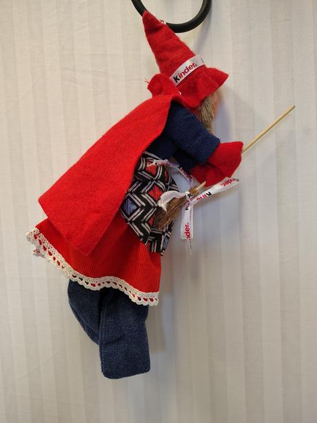 Kinder befana 2020, betta saetta, čarodejnica,