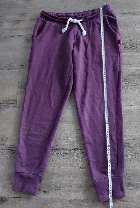 Dámske fialové tepláky, 38