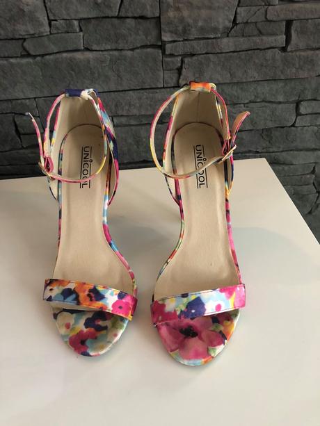 Kvetinové sandálky, top stav, veľ. 38, 38