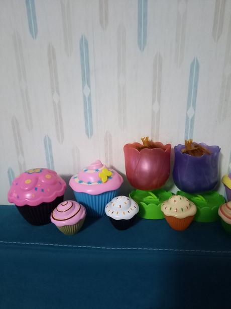 Bábiky cupcake surprise, 