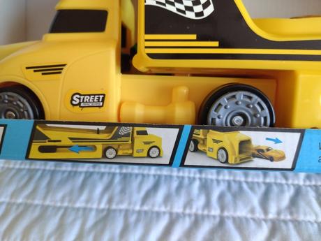 Ťahač s návesom a autíčkami, 