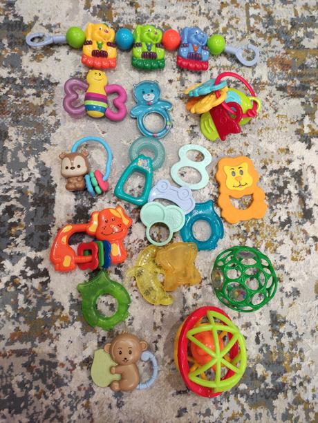 Hryzatka a hracky pre najmensich, 