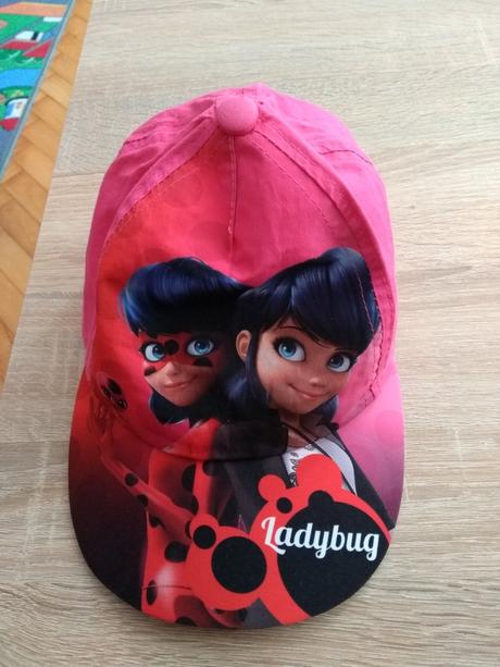 Dievčenská šiltovka, <50