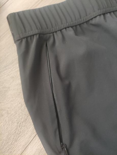 Jemnucke tepláky, šuštiaky energetics, l / s