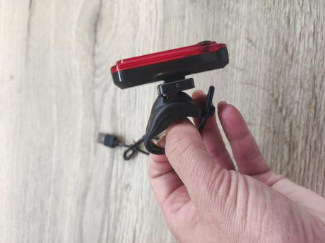 Led nabíjacie svetlo na bicykel,