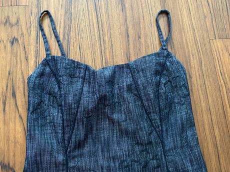 Puzdrové šaty na ramienka, s