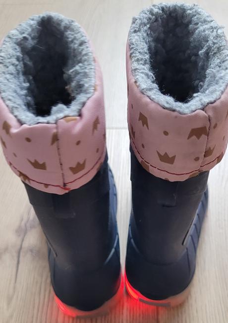 Blikajúce gumáky, lupilu,26