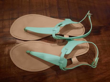 Žabky, mentolové sandálky medzi prsty, pull&bear,38