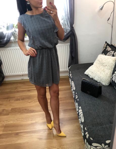 Sivé šaty s jemným vzorom, l