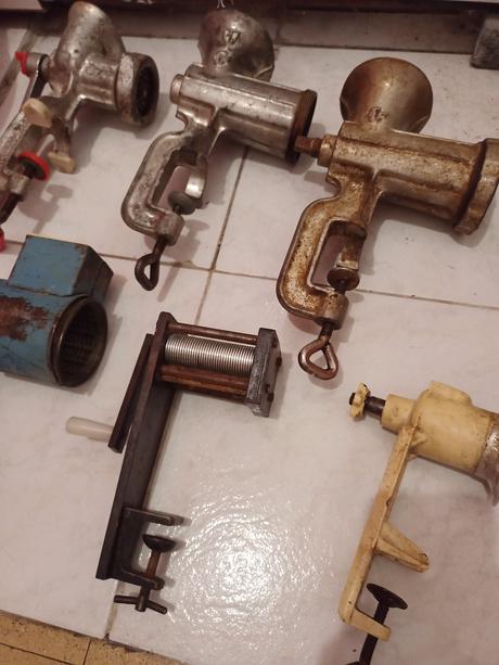 Liatinové mlynčeky na mäso, mak a cestoviny, 