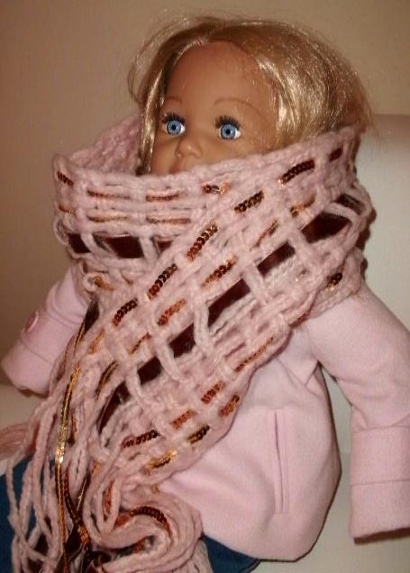 Luxusný šálik so zlatými flitrami,