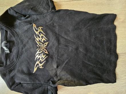 Čierne tričko so vzorom, xs