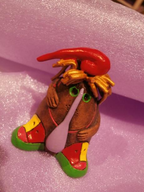 Keramický farebný panáčik ,