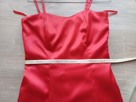 Spoločenské šaty, 38