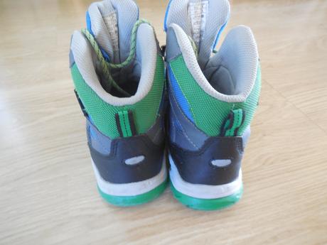 Trekové topánky, 31