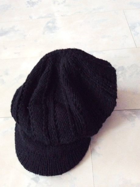 Pletená bareta so šiltom, 