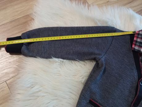 Mikina s golierom, 110