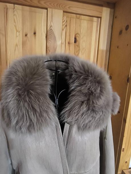 Béžový pravý kožuch, <50