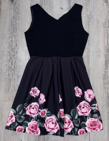 Šaty s ružičkami, m