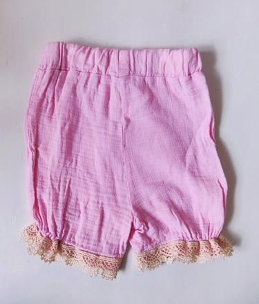 Rozkošné šortky, 74