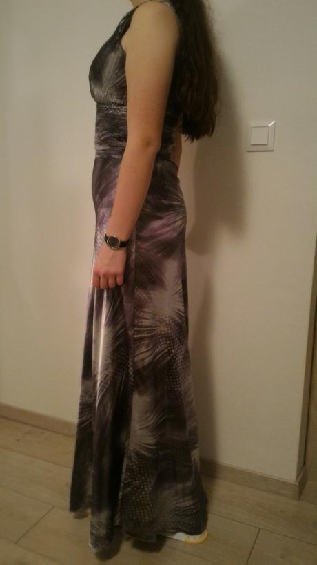 Fialové spoločenské šaty, 40