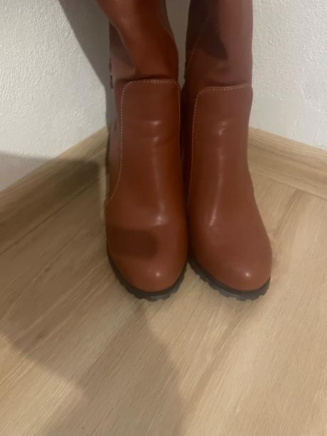 Čižmy obuté 1x, 38